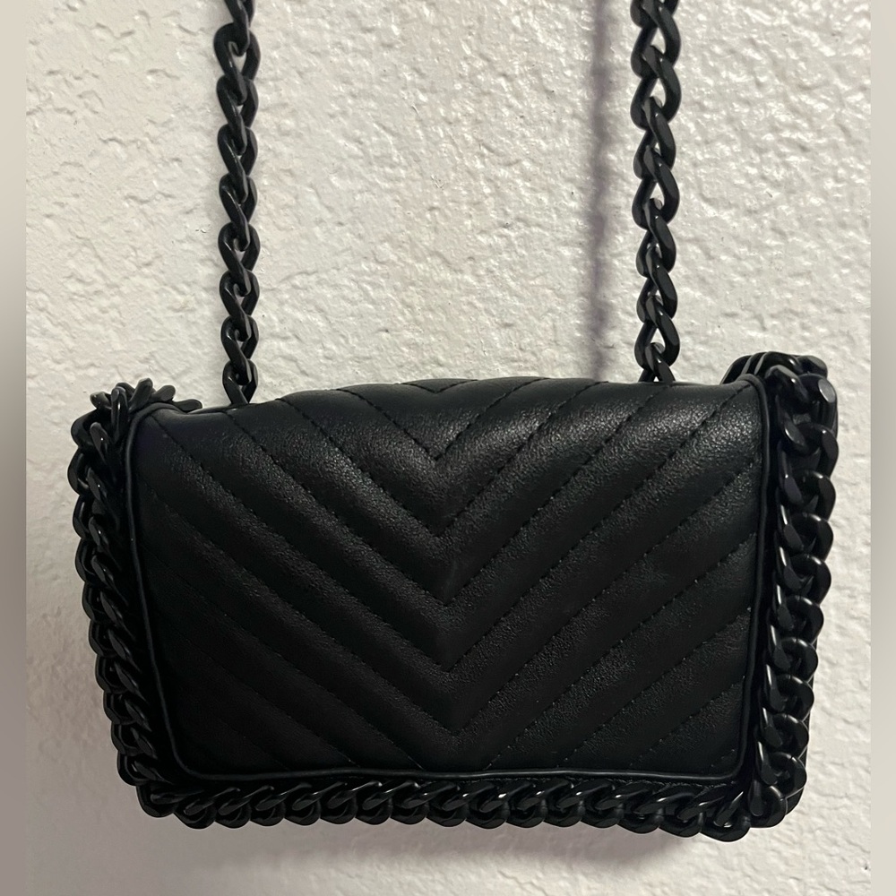 Black Quilted Chain Shoulder Bag